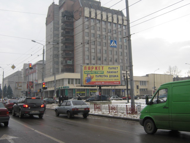 Призма 6x3,  Незалежності-Бандери(драмтеатр) А (призма)